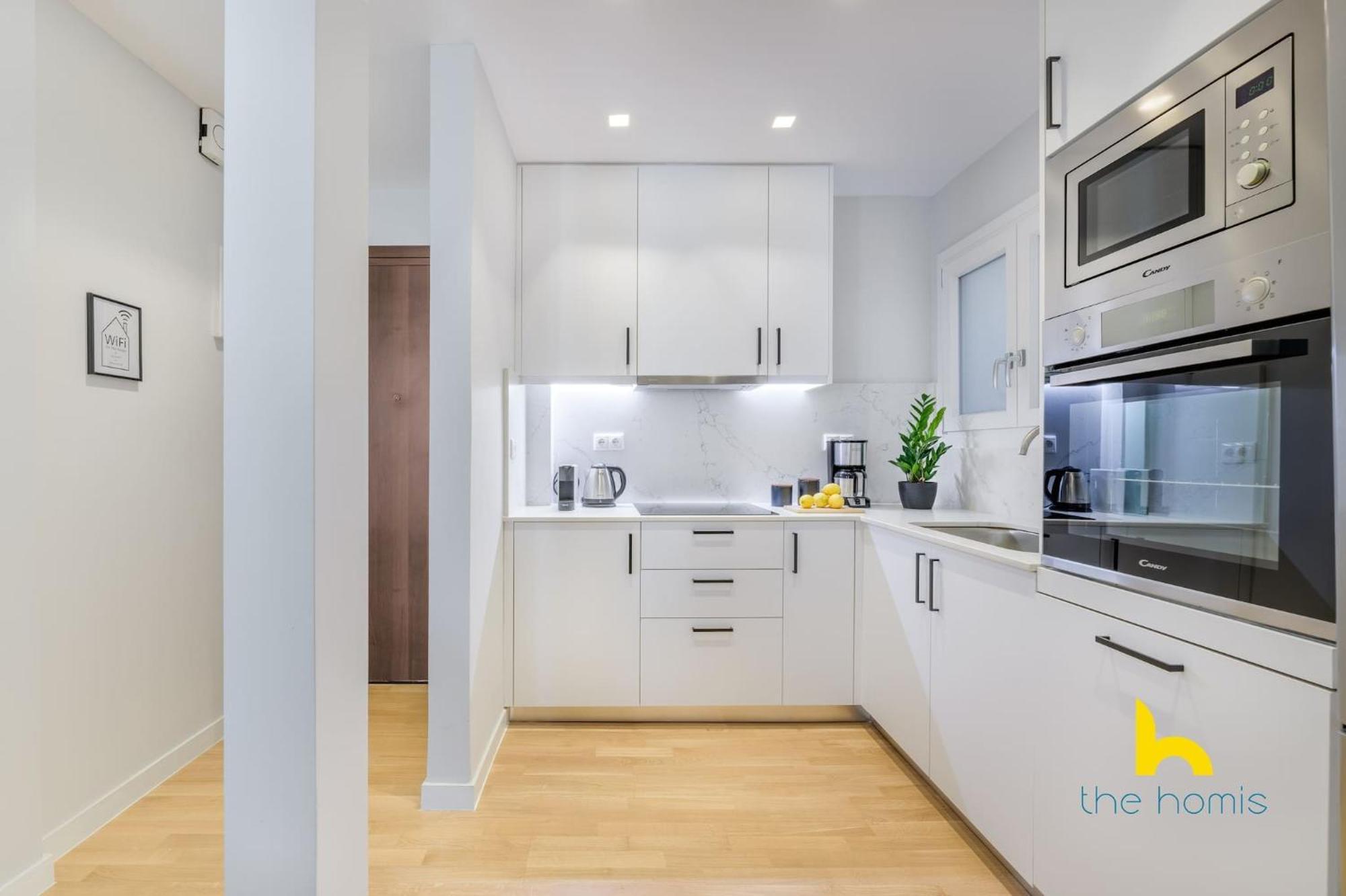 Sun-Splashed 2-Bdr Corner Apartment With Hillside Views! Афины Экстерьер фото