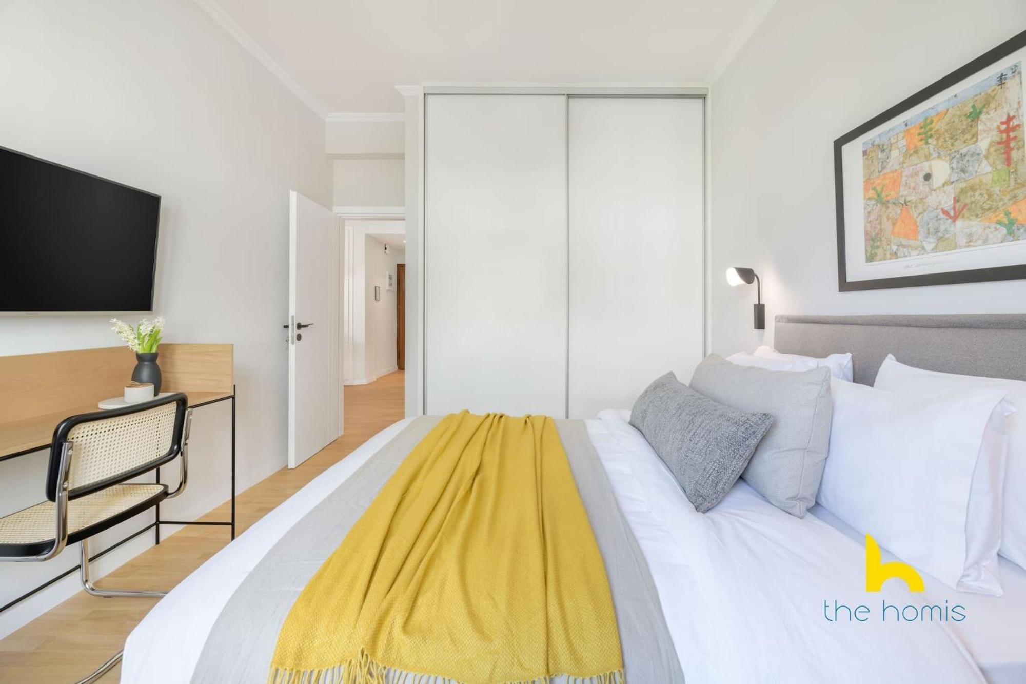 Sun-Splashed 2-Bdr Corner Apartment With Hillside Views! Афины Экстерьер фото