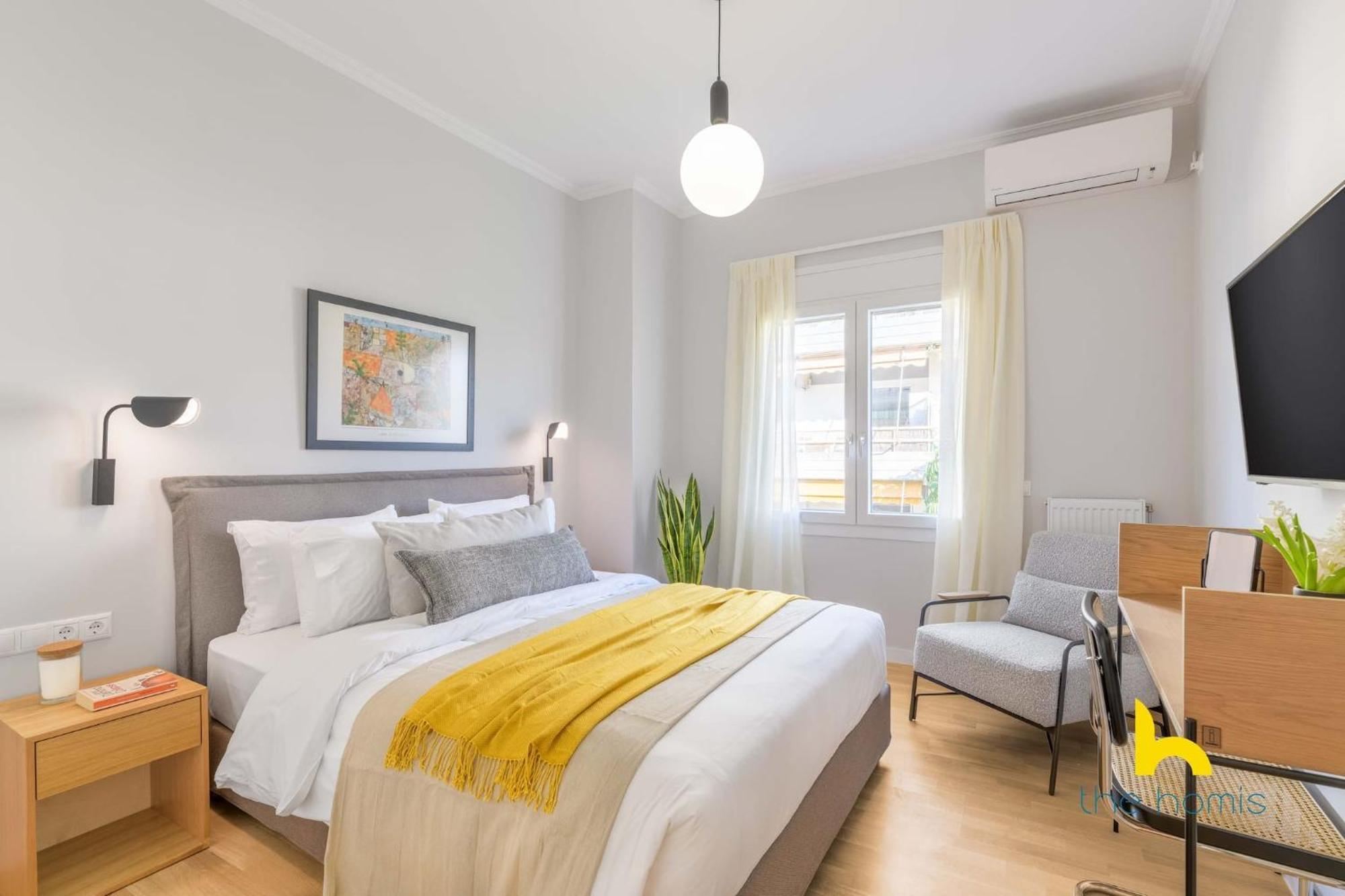 Sun-Splashed 2-Bdr Corner Apartment With Hillside Views! Афины Экстерьер фото